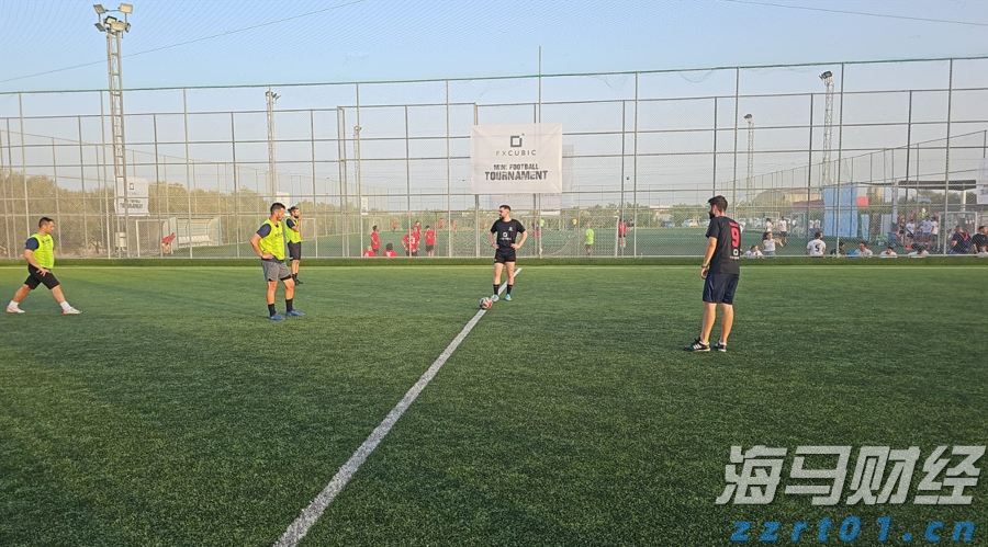 港股午评|恒生指数早盘涨0.25% 电力设备板块强劲