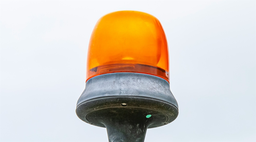 高盛：美股创新高之际对冲基金加速撤离科技股 转向消费必需品股